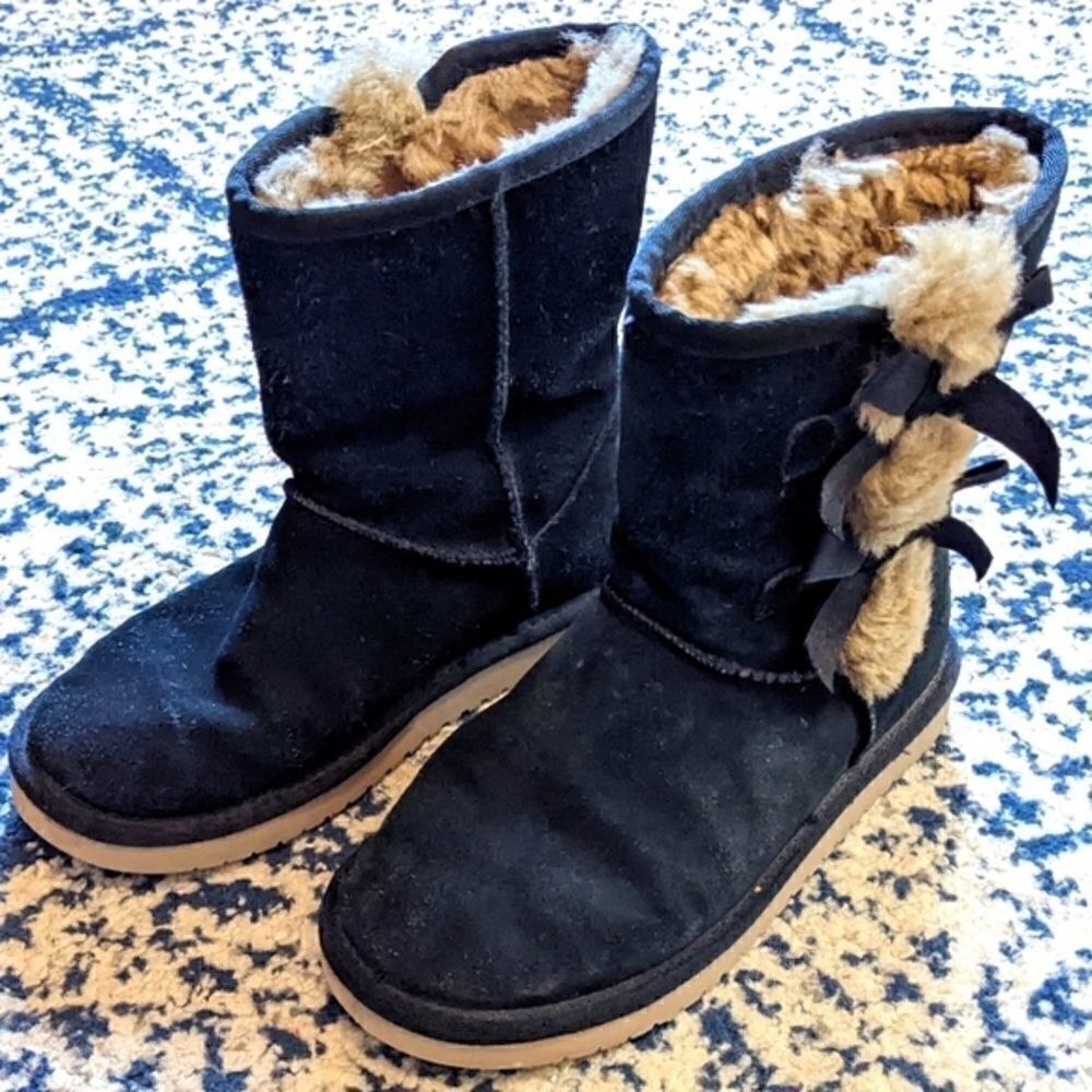 Koolaburra by Ugg boots Victoria short